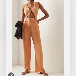 Savannah Morrow Sandstone Set - worn once